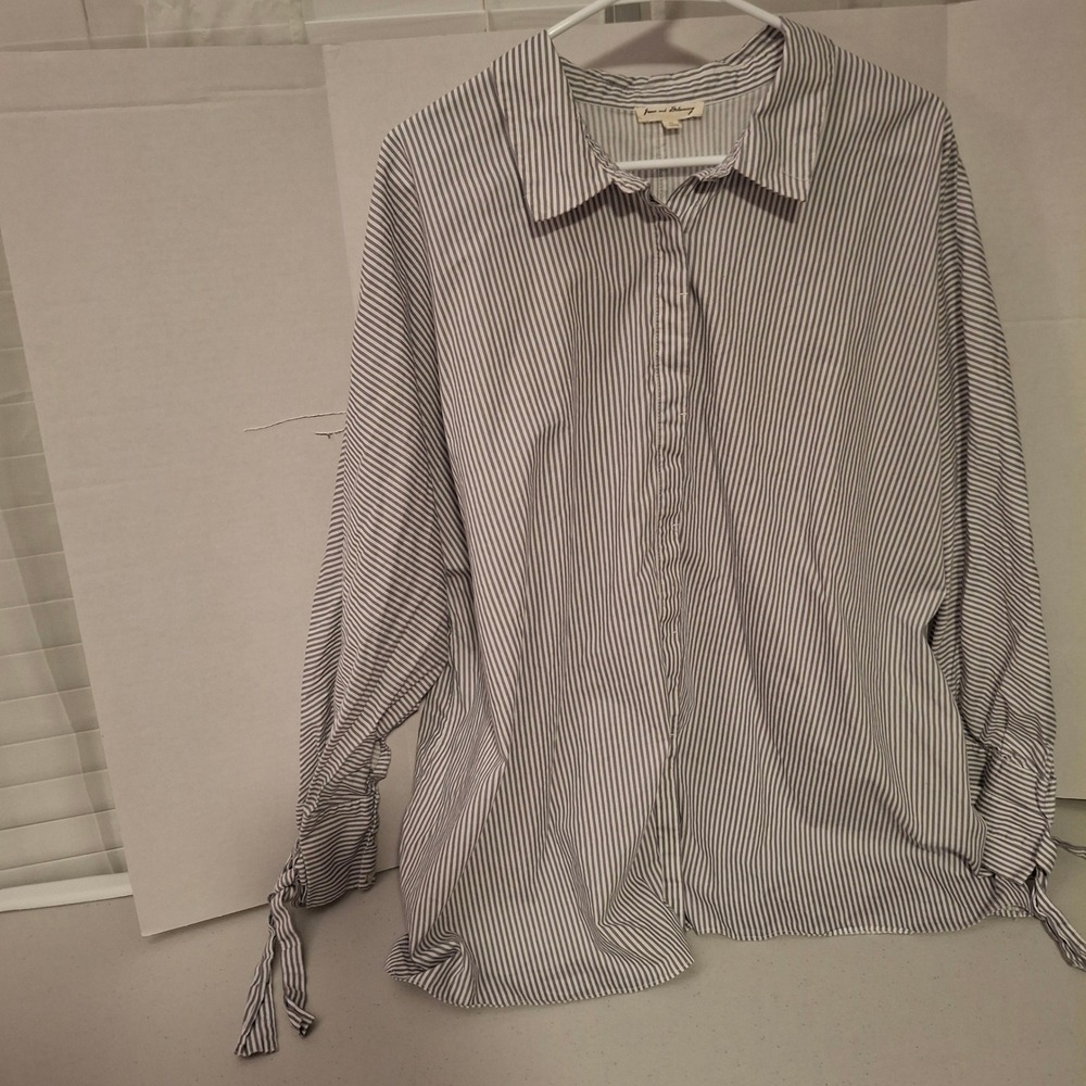 Jane and Delancy‎ Women's 3X Gray Stripe Button Up Shirt Long Sleeve Tie Cuff